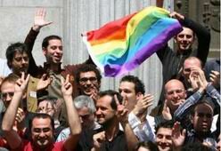 manifestants gays devant l'Assemblée espagnole