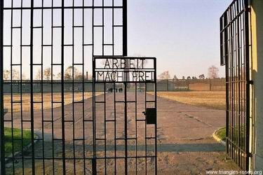 Portail du camp de Sachsenhausen, prs de Berlin.