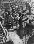 Déportés au travail dans la briquetterie du camp de Sachsenhausen